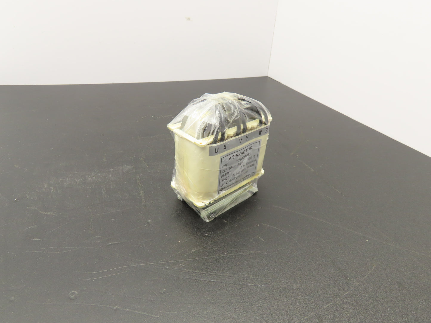 Sumitomo Y220CA053  AC Line Reactor 5.8mH 200-230V