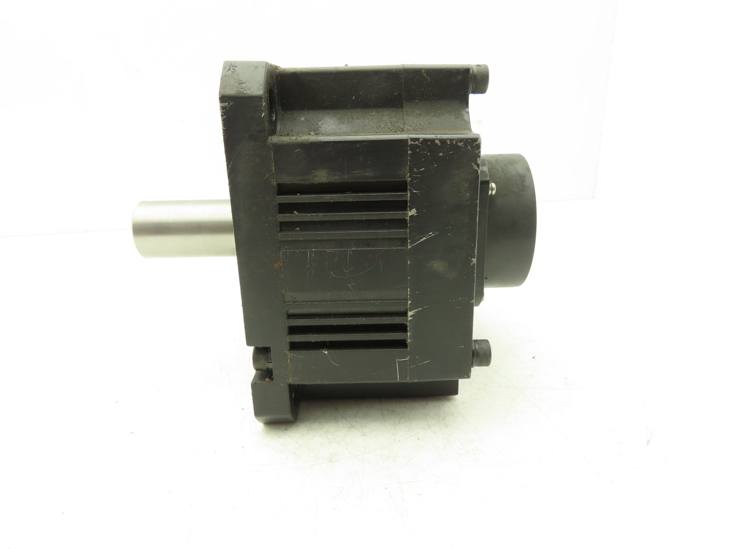 Mitsubishi HF204S AC Servo Motor 2kw 132V 3PH 3000rpm - Encoder 0SA105S5
