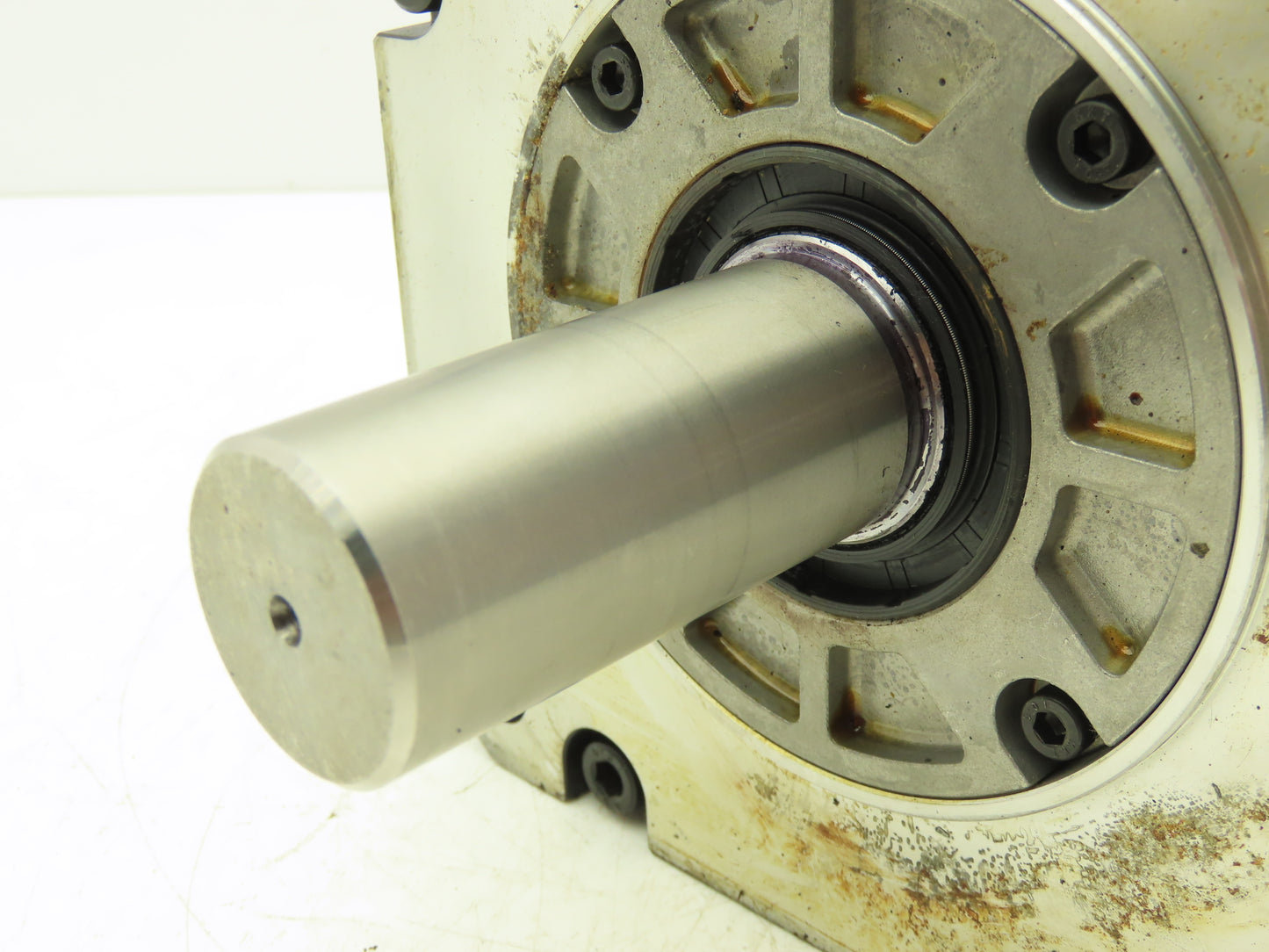 Mitsubishi HF204S AC Servo Motor 2kw 132V 3PH 3000rpm - Encoder 0SA105S5