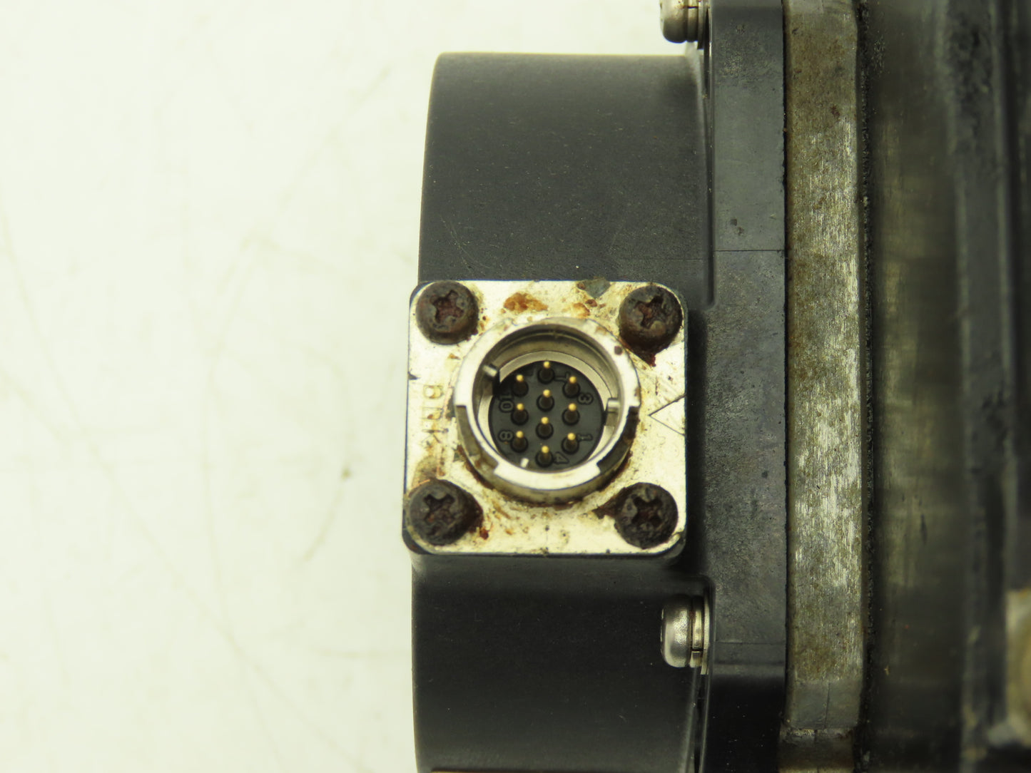 Mitsubishi HF204S AC Servo Motor 2kw 132V 3PH 3000rpm - Encoder 0SA105S5A