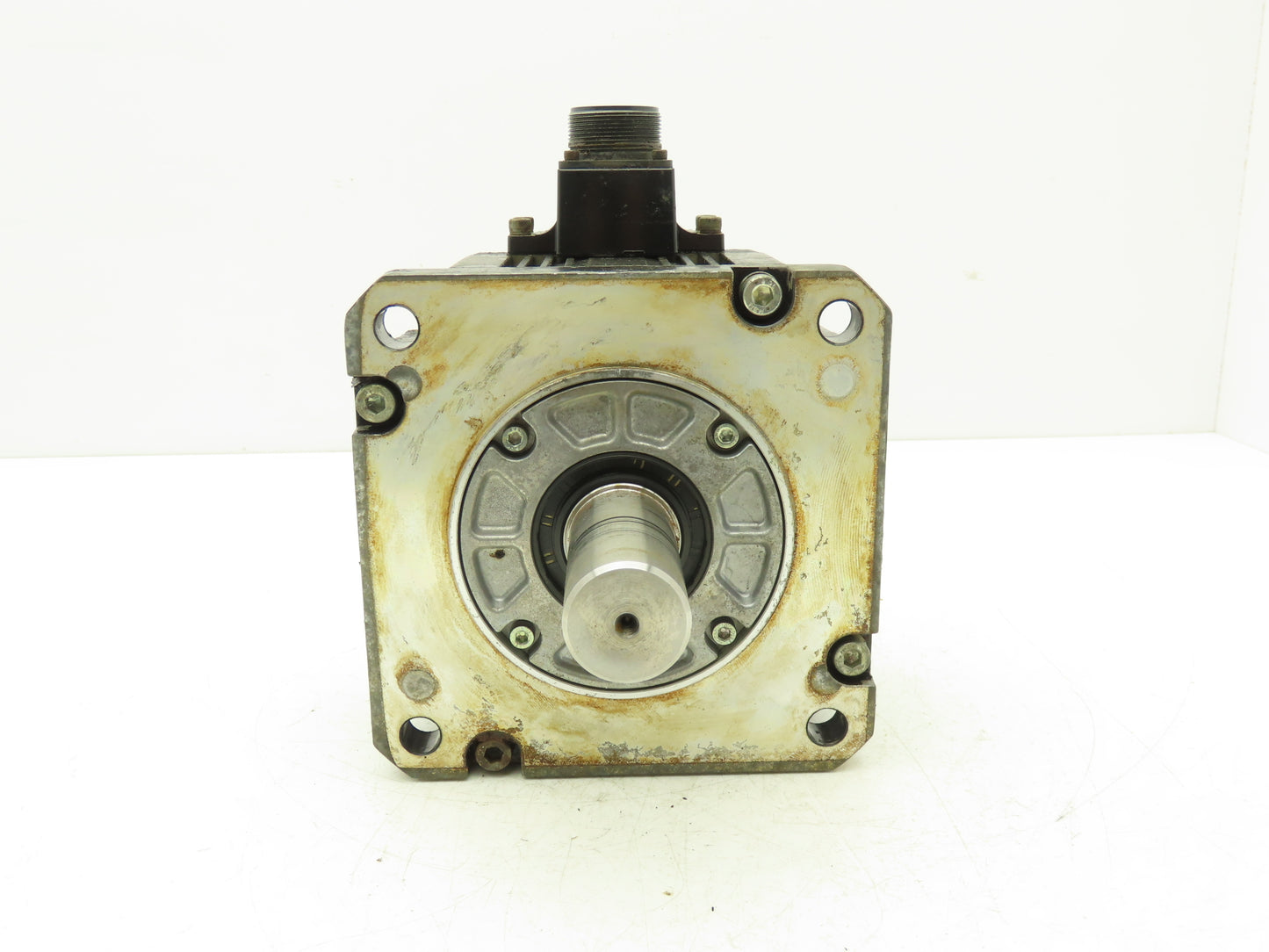 Mitsubishi HF204S AC Servo Motor 2kw 132V 3PH 3000rpm - Encoder 0SA105S5A