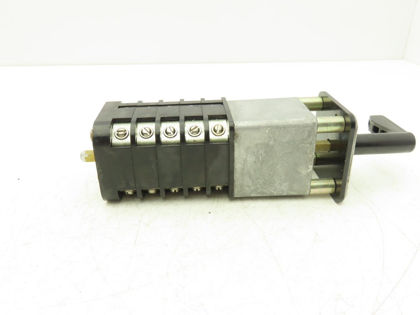 General Electric E4A32T1F1P1 SBM Switch Rotary Control 2 Position Stop/Start