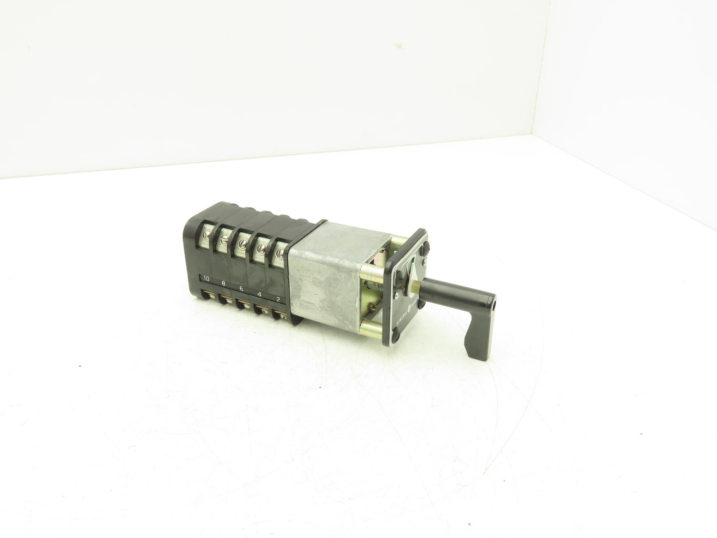General Electric E4A32T1F1P1 SBM Switch Rotary Control 2 Position Stop/Start