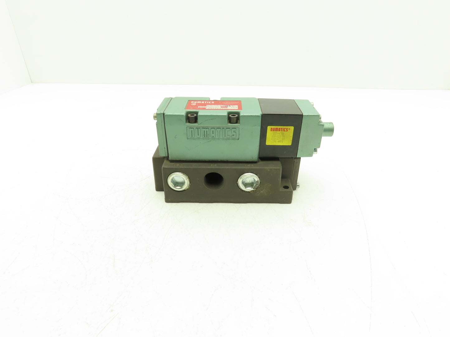 Numatics 554SA400K Pneumatic Air Valve 5 port 4 Way Single 110V Coil w/Manifold