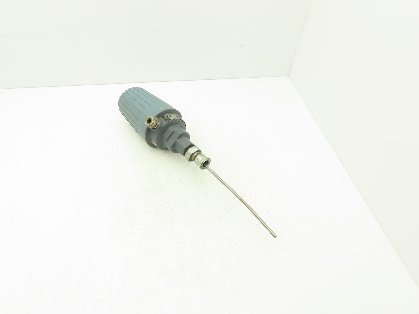 Foxboro E94-Q23L Temperature Transmitter 50-150°F 30vdc Haz Loc 9" Probe