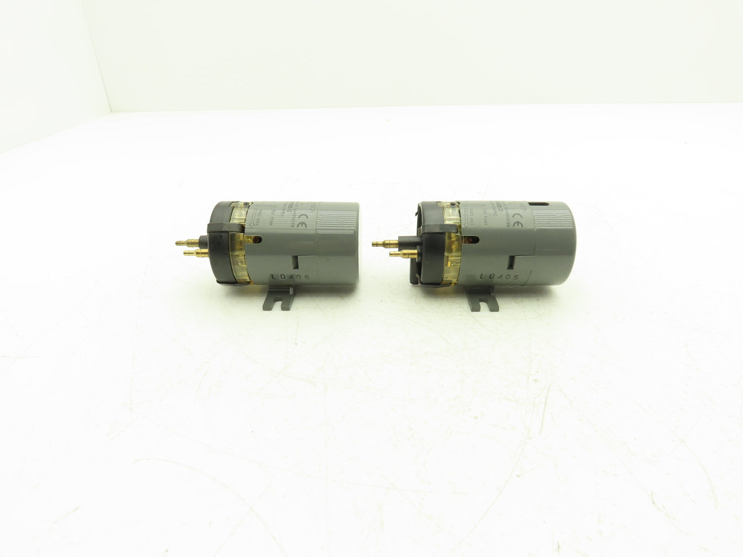 Johnson Controls EP-8000-2 Electro-Pneumatic Transducer 0-10vdc Input Lot of 2