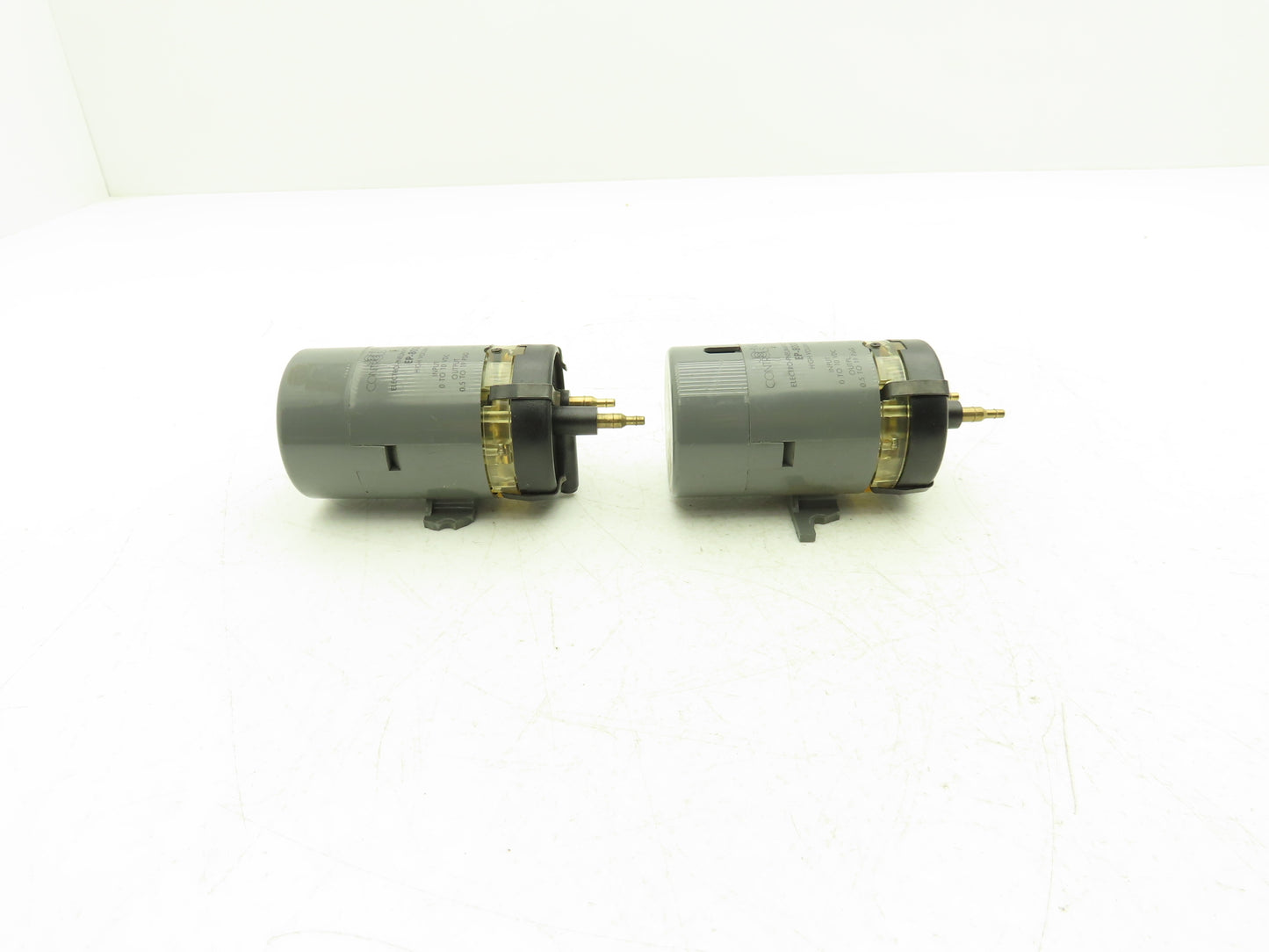 Johnson Controls EP-8000-2 Electro-Pneumatic Transducer 0-10vdc Input Lot of 2
