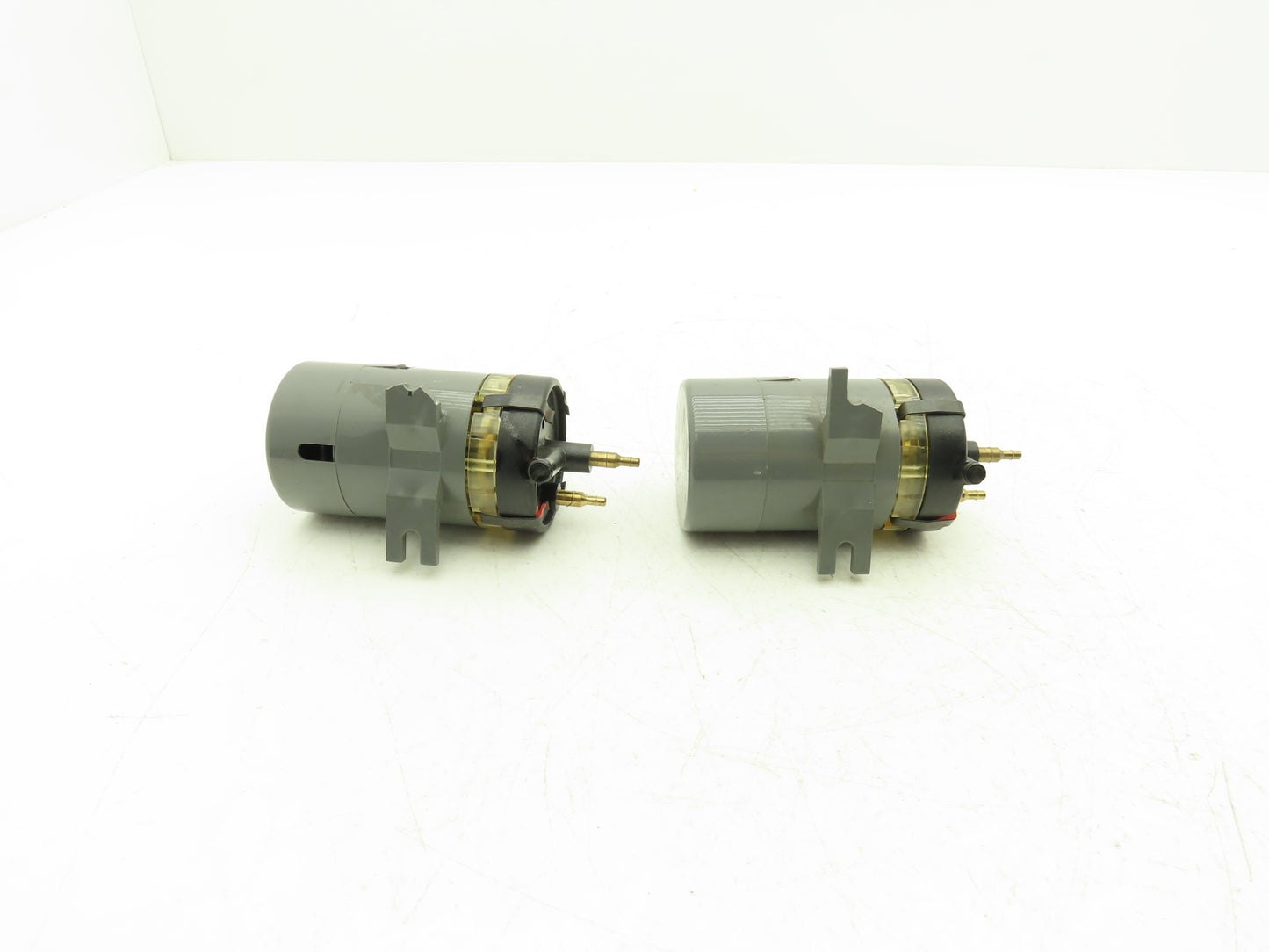 Johnson Controls EP-8000-2 Electro-Pneumatic Transducer 0-10vdc Input Lot of 2