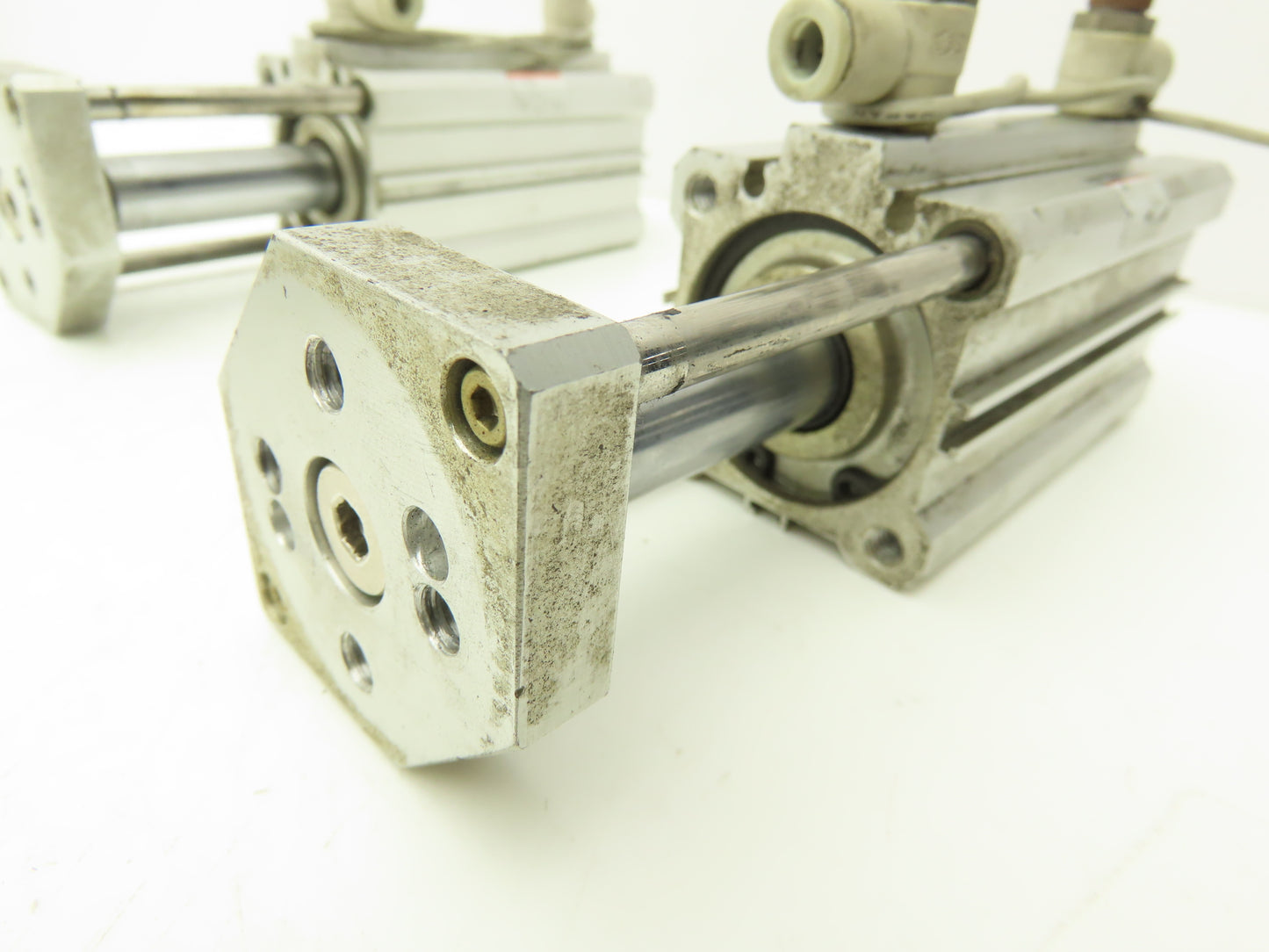 SMC US12524 Pneumatic Air Cylinder 2" Stroke Non Rotating Rod Lot of 4