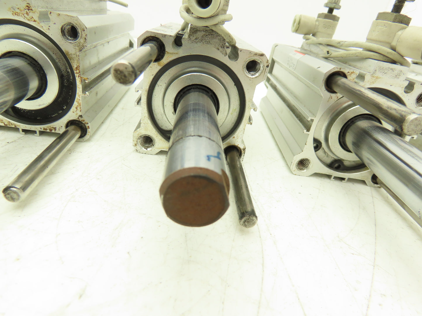 SMC US12524 Pneumatic Air Cylinder 2" Stroke Non Rotating Rod Lot of 4