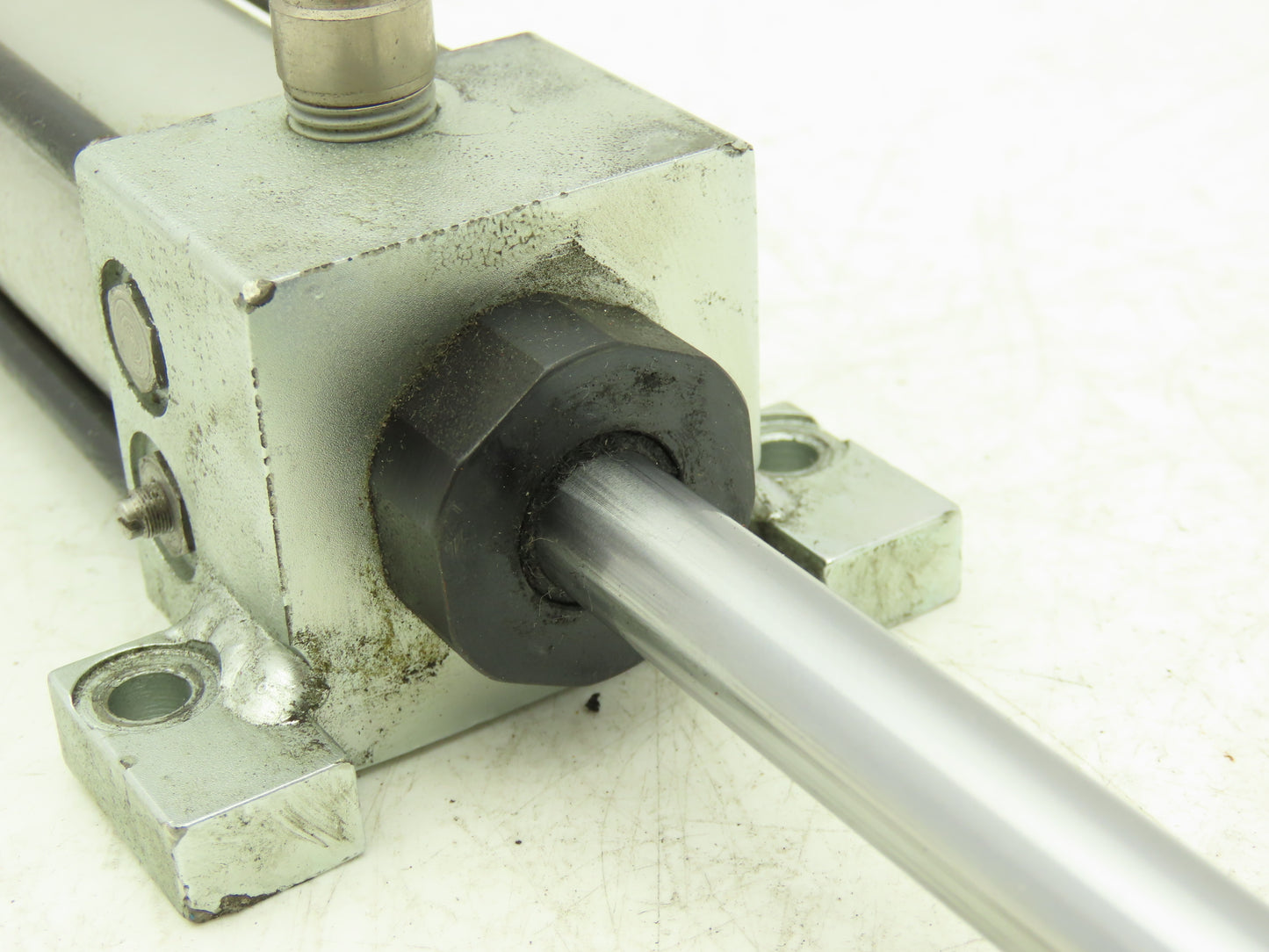 PHD AVF 1-3/8 x 9-D-M-P Pneumatic Air Cylinder 1-3/8" Bore 9" Stroke Side Lug