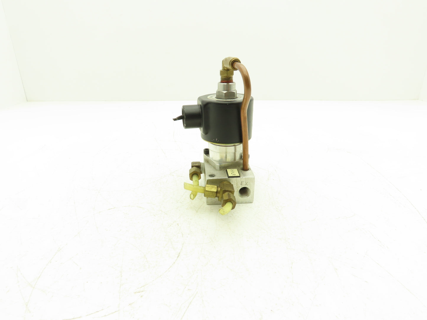 Versa E7SM-8012-66-Z-A120 Pneumatic Air Valve 2-Inlet 3-Way 2-Position NO 150psi