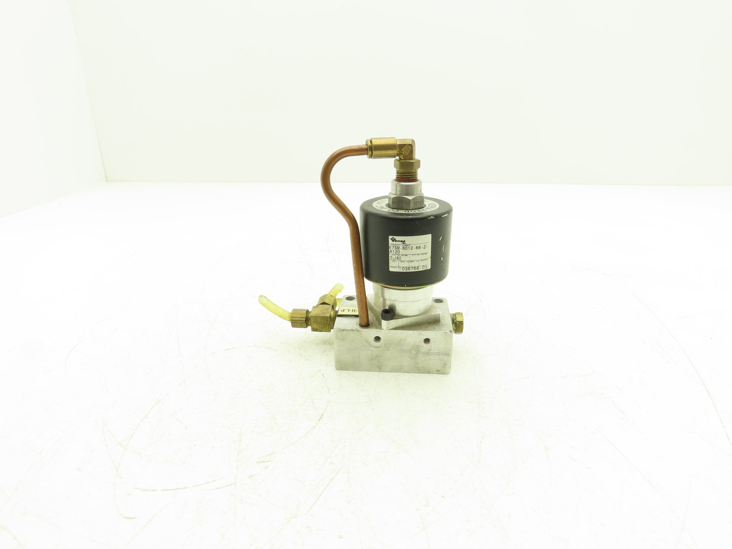 Versa E7SM-8012-66-Z-A120 Pneumatic Air Valve 2-Inlet 3-Way 2-Position NO 150psi
