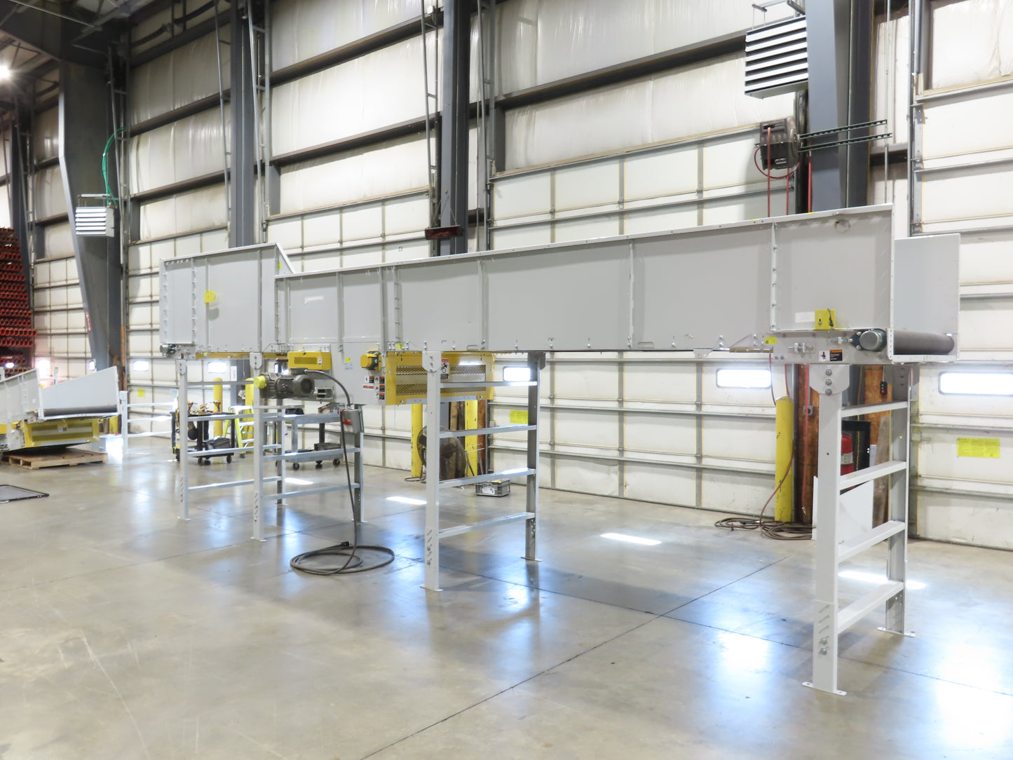 Hytrol BPC 49"x 24' 6" Slider Bed Conveyor 47" Belt 3Hp 3PH Center Drive 128fpm