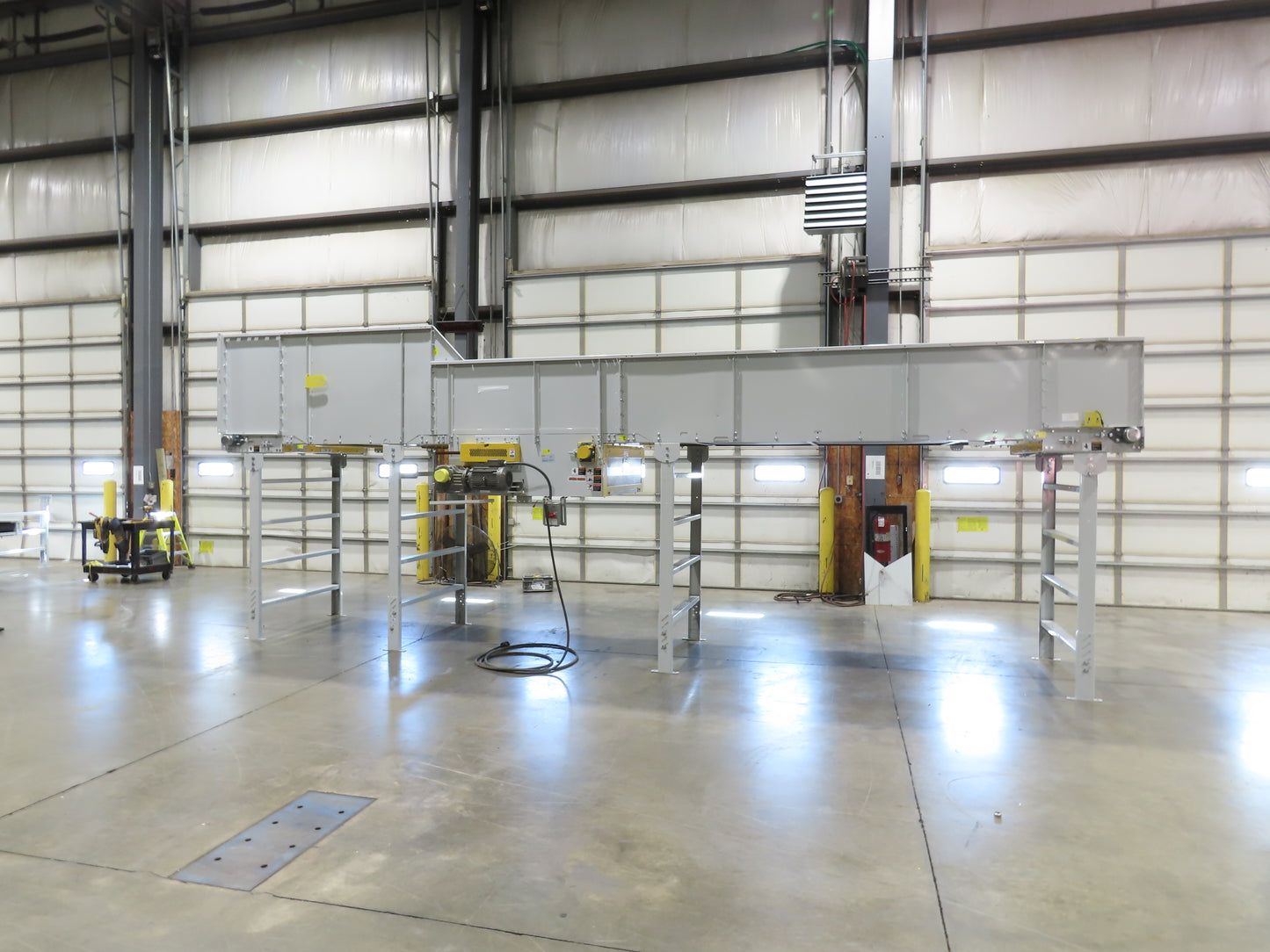 Hytrol BPC 49"x 24' 6" Slider Bed Conveyor 47" Belt 3Hp 3PH Center Drive 128fpm