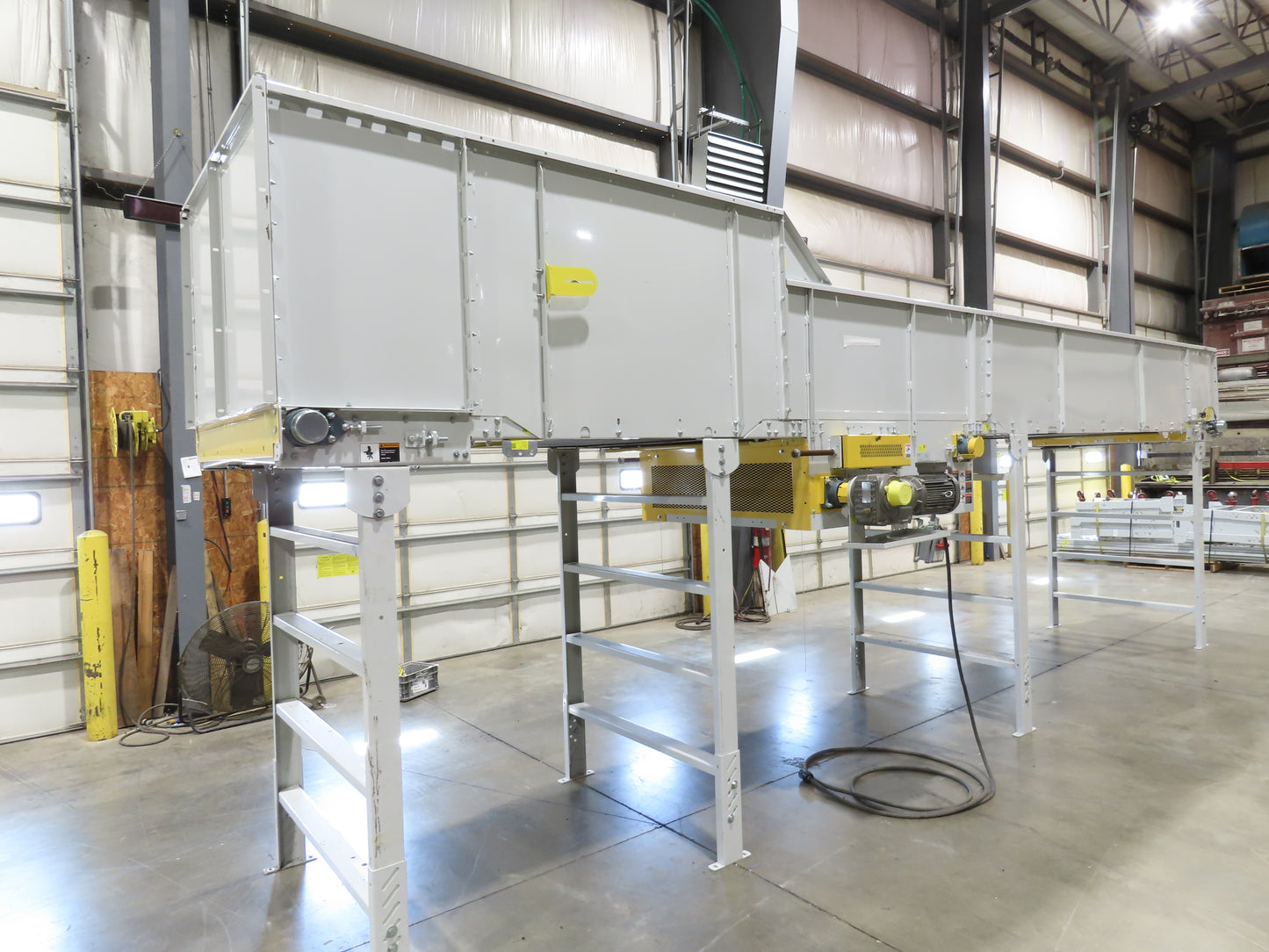 Hytrol BPC 49"x 24' 6" Slider Bed Conveyor 47" Belt 3Hp 3PH Center Drive 128fpm