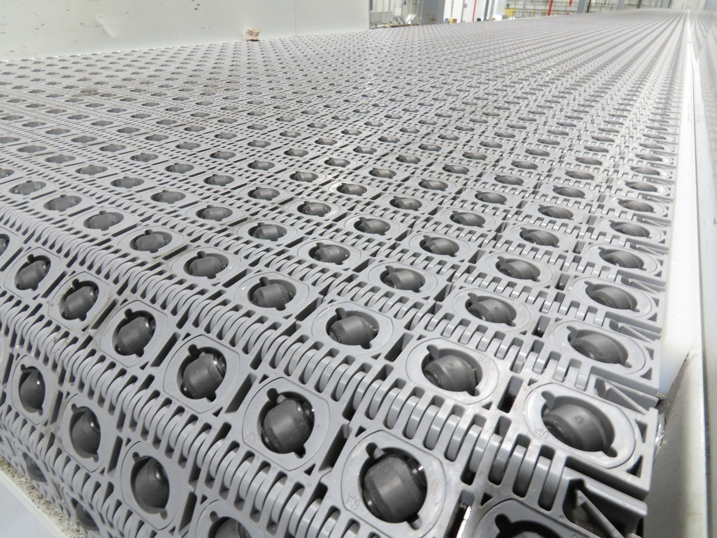 52"x 87' MatTop Roller Belt Conveyor 15Hp 3PH End Drive 10'H Variable Speed VFD