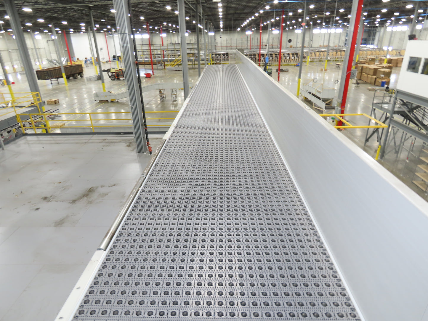 52"x 87' MatTop Roller Belt Conveyor 15Hp 3PH End Drive 10'H Variable Speed VFD