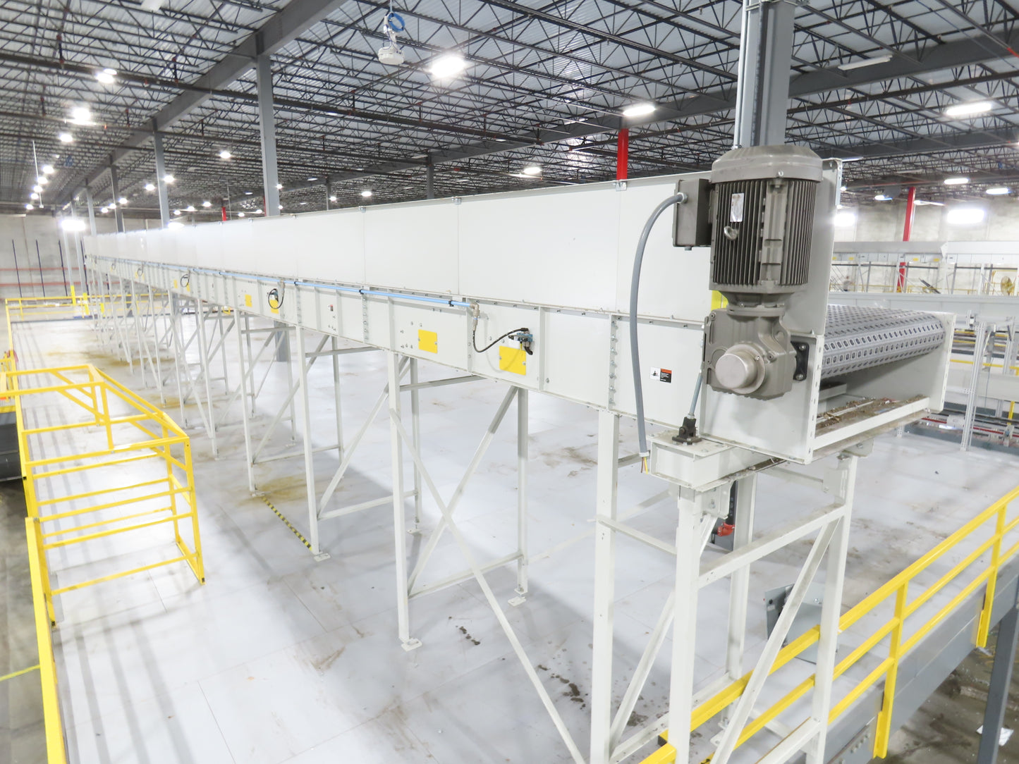 52"x 87' MatTop Roller Belt Conveyor 15Hp 3PH End Drive 10'H Variable Speed VFD