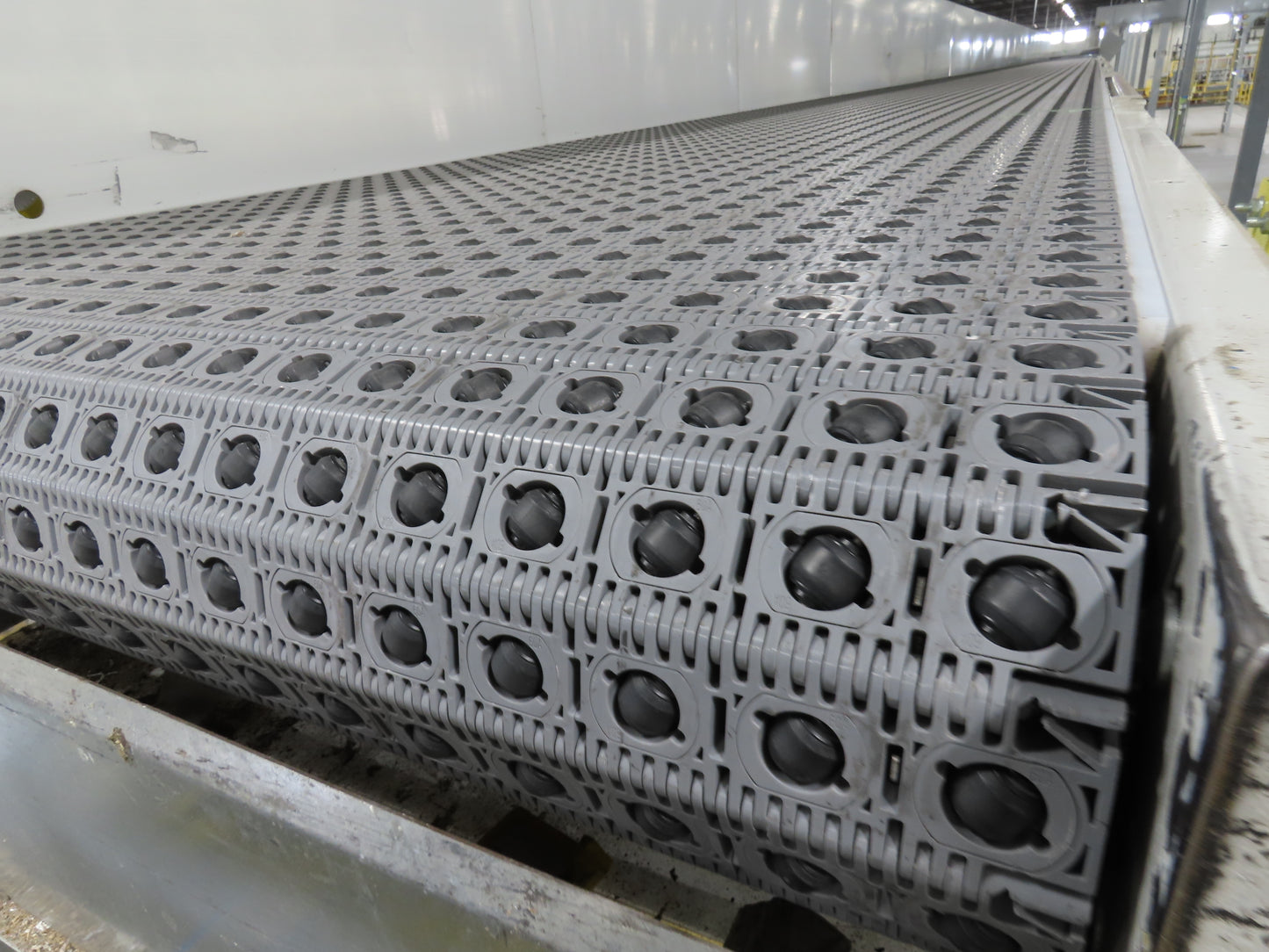 52"x 94' MatTop Roller Belt Conveyor 15Hp 3PH End Drive 10'H Variable Speed VFD