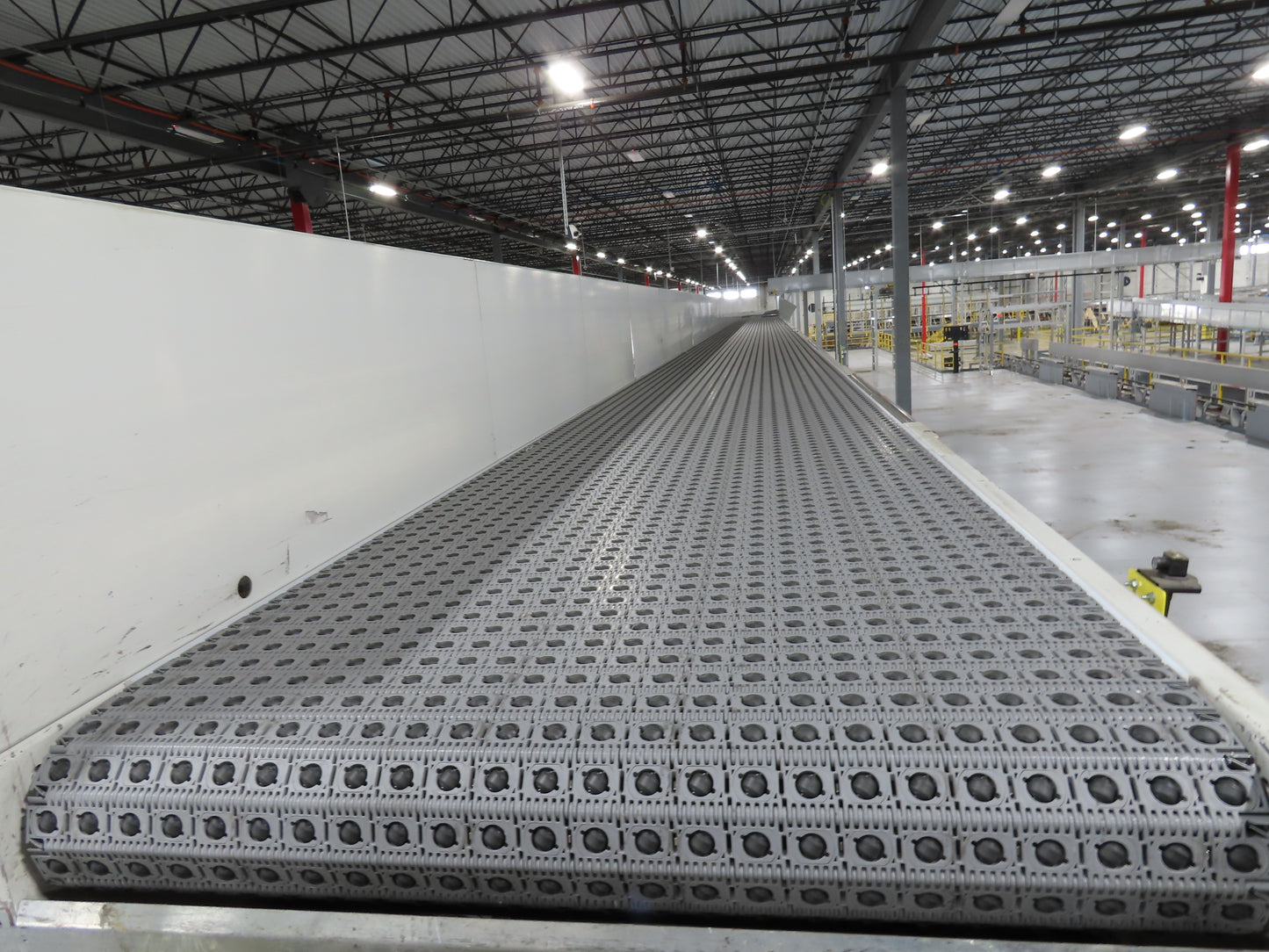 52"x 94' MatTop Roller Belt Conveyor 15Hp 3PH End Drive 10'H Variable Speed VFD