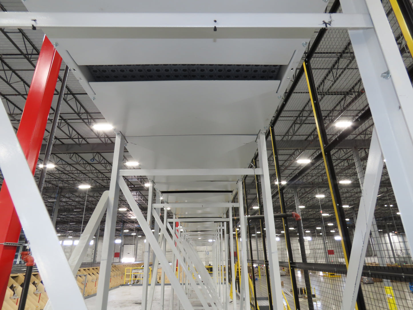 46"x 71' MatTop Roller Belt Conveyor 15Hp 3PH End Drive 10'H Variable Speed VFD