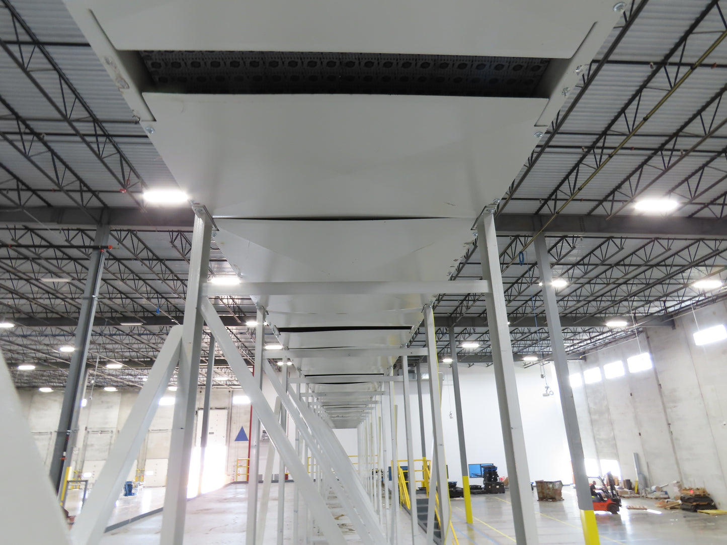 46"x 71' MatTop Roller Belt Conveyor 15Hp 3PH End Drive 10'H Variable Speed VFD