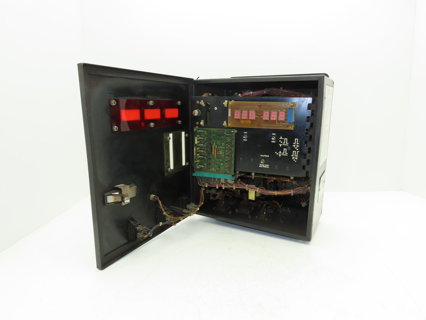 34380 ESAB Robot Analog Interface 115V *Missing one Board inside unit*