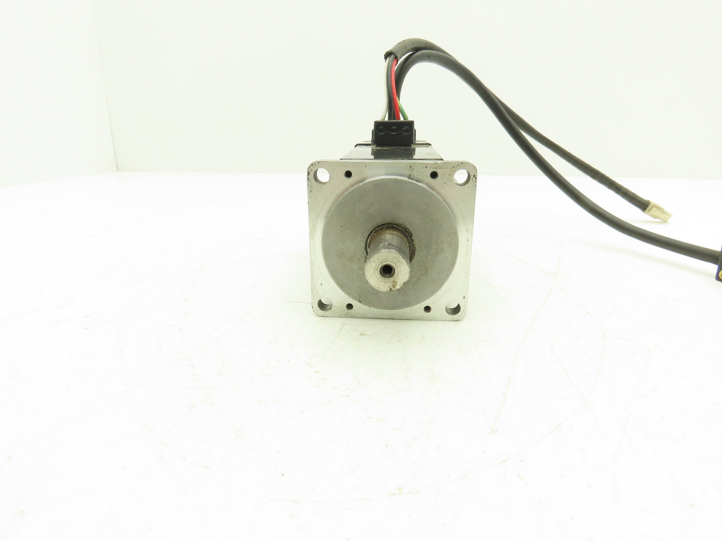 Mitsubishi HC-KFS43K Servo Motor 129VAC 400w 3ph 3000rpm