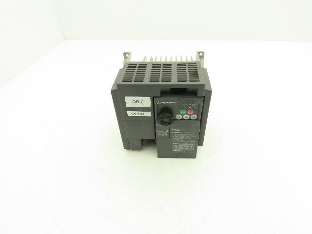 Mitsubishi FR-E740-026-NA E700 Inverter Drive 380/480VAC 2.6A Input 3PH 1Hp