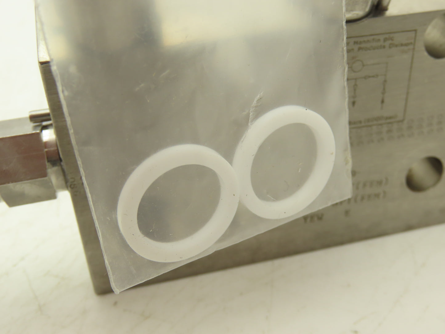 Parker DS5DBB9 Hydraulic Stainless Valve Manifold 5-Port 1/4" 1/2"NPT