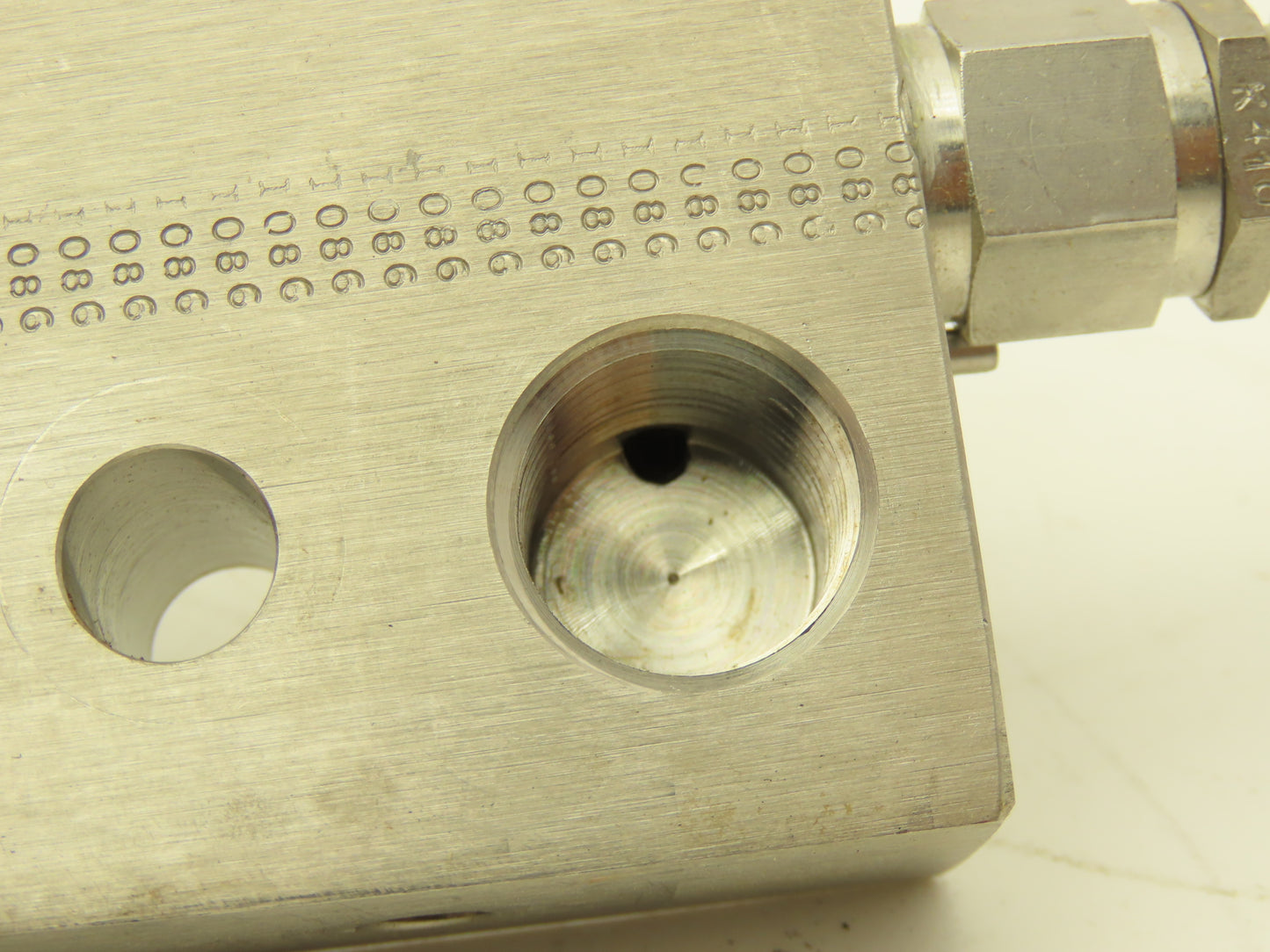 Parker DS5DBB9 Hydraulic Stainless Valve Manifold 5-Port 1/4" 1/2"NPT