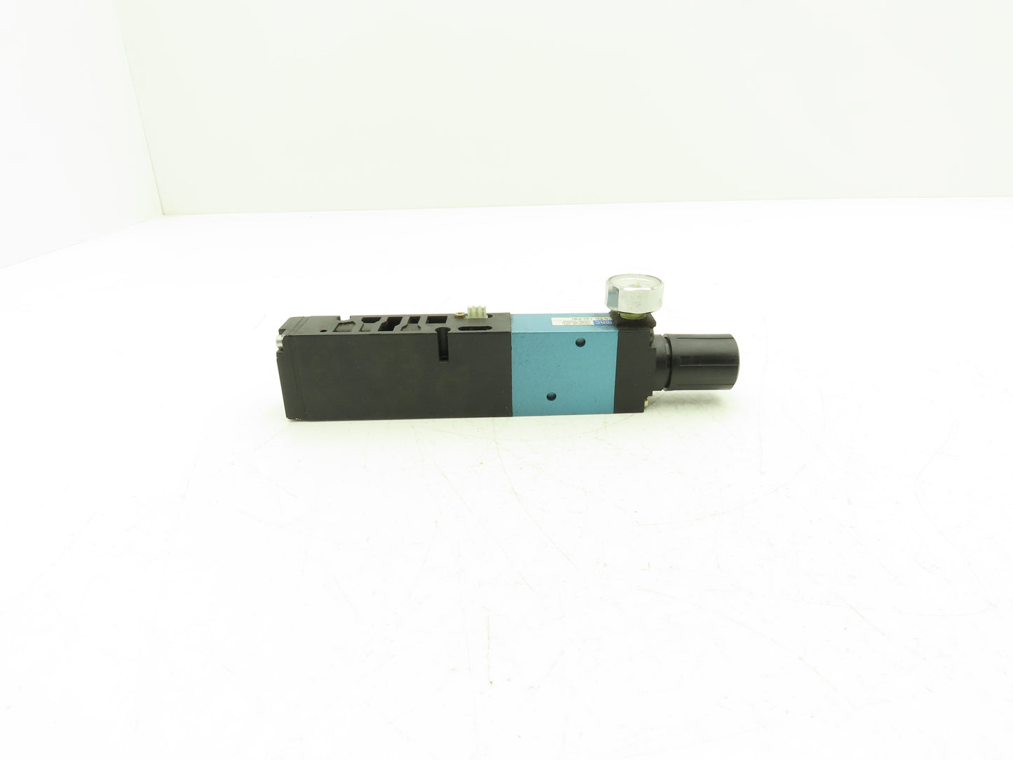 Mac PR92C-JACA Pressure Regulator 0-120psi with Gauge, No Mounting Hardware