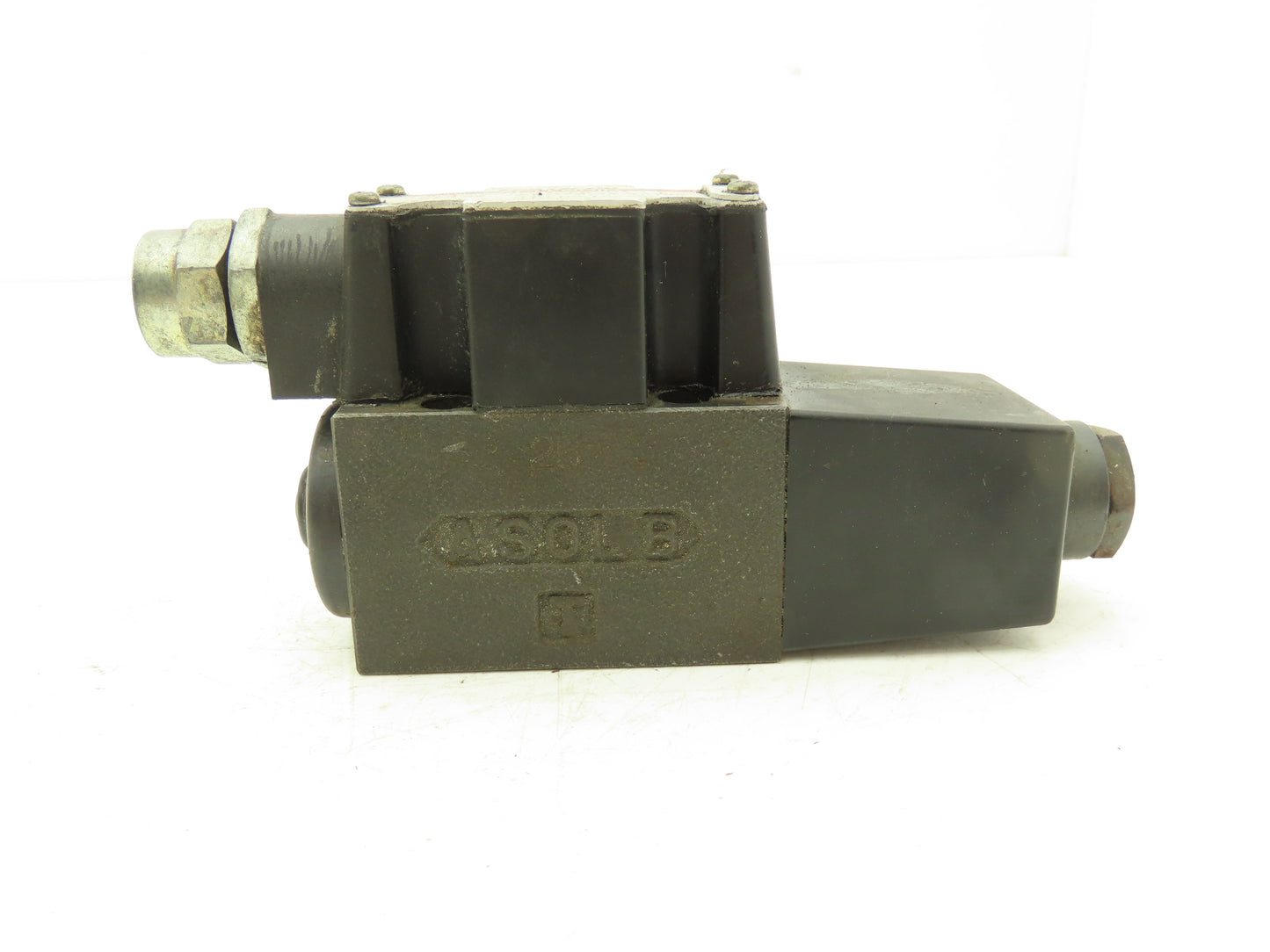 Daikin JSW-G02-2BA-11-AC100 Hydraulic Directional Solenoid Valve 110V