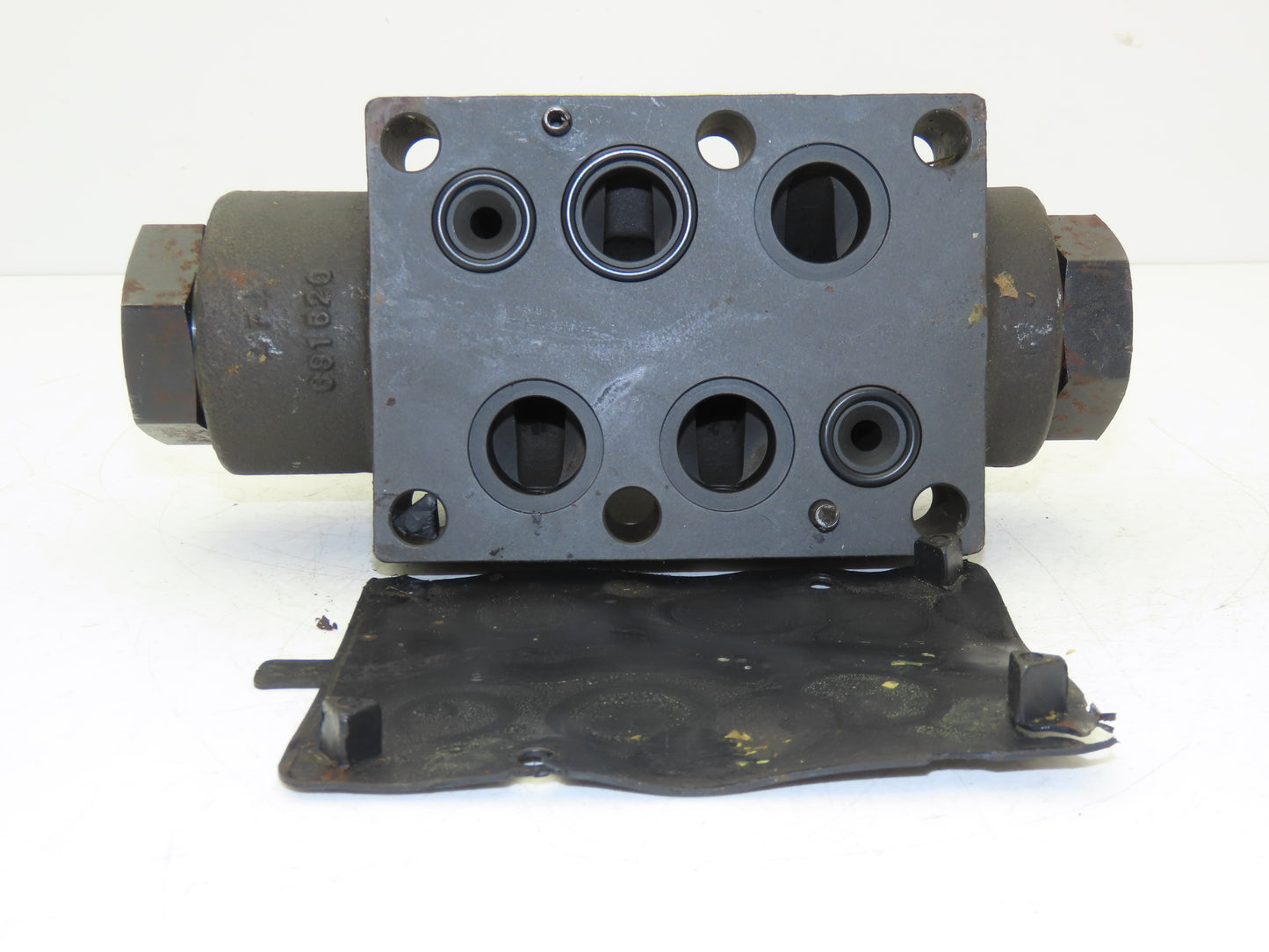 Parker D1VW4KNYC56 D61VW1E4NYC56 Hydraulic Directional Solenoid Valve 120V *READ