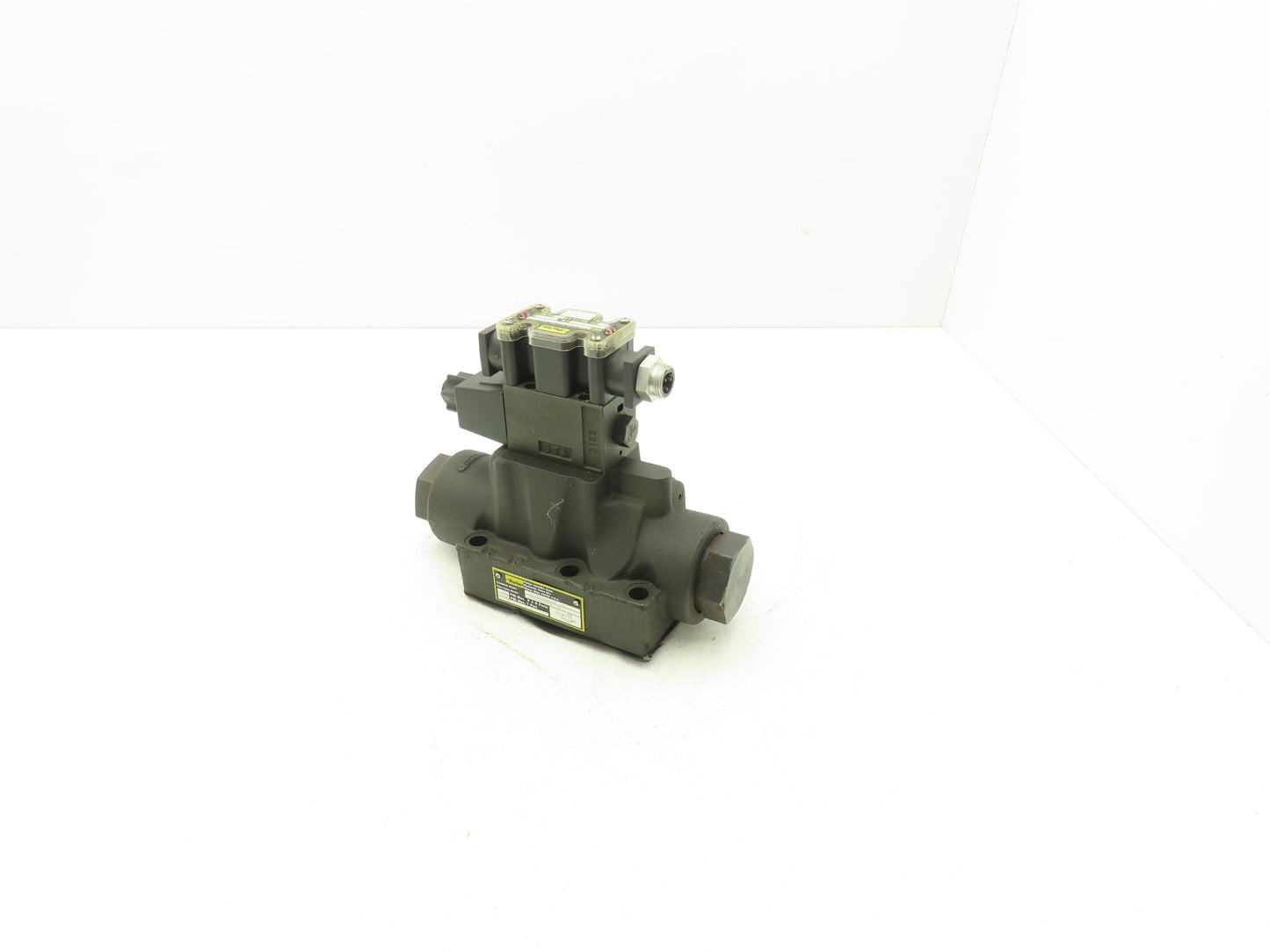 Parker D1VW4KNYC56 D61VW1E4NYC56 Hydraulic Directional Solenoid Valve 120V *READ