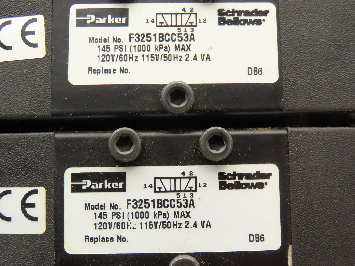 Parker F3251BCC53A Pneumatic Directional Solenoid Valve 6-Station Manifold 120V