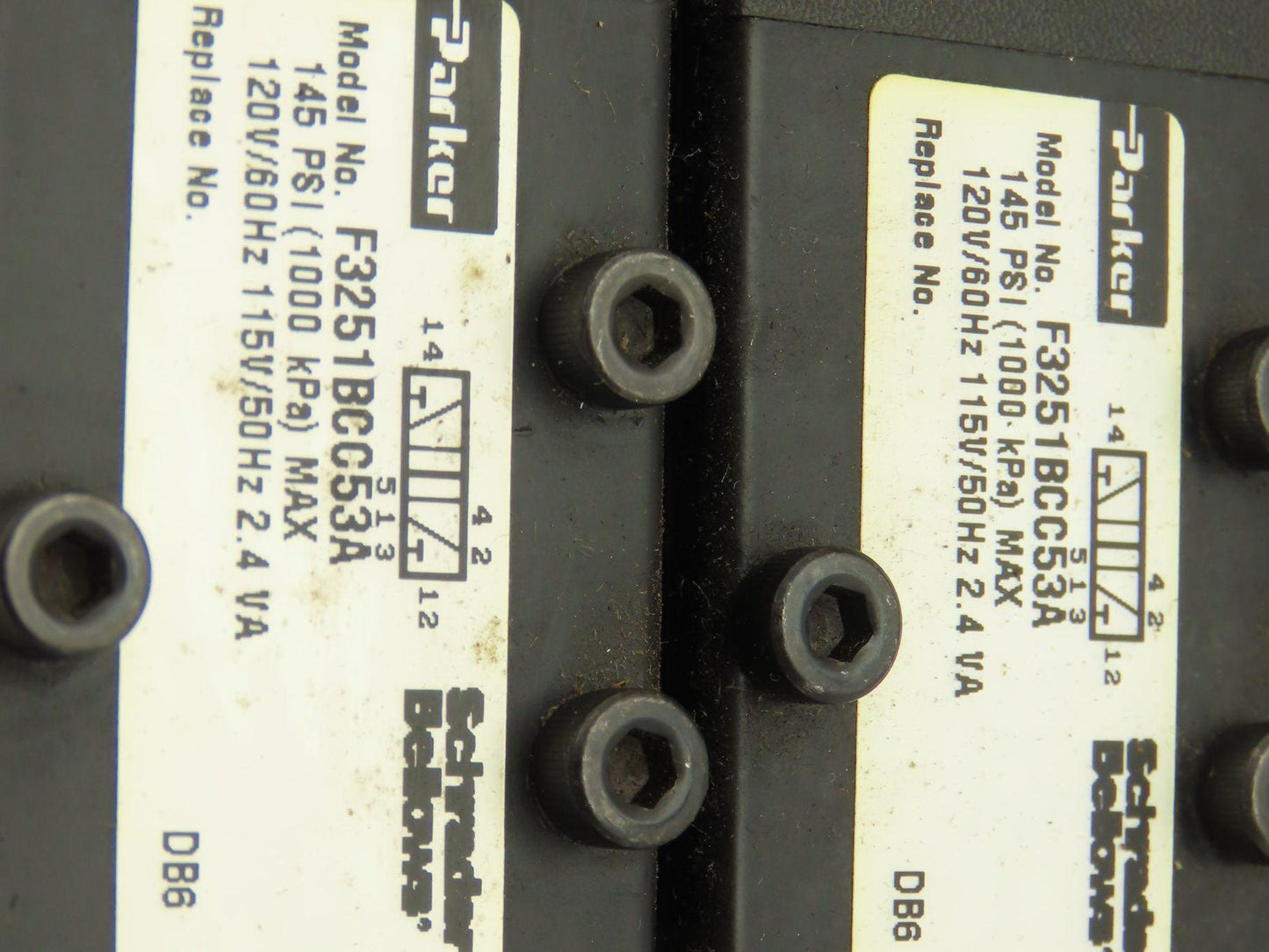 Parker F3251BCC53A Pneumatic Directional Solenoid Valve 9-Station Manifold 120V