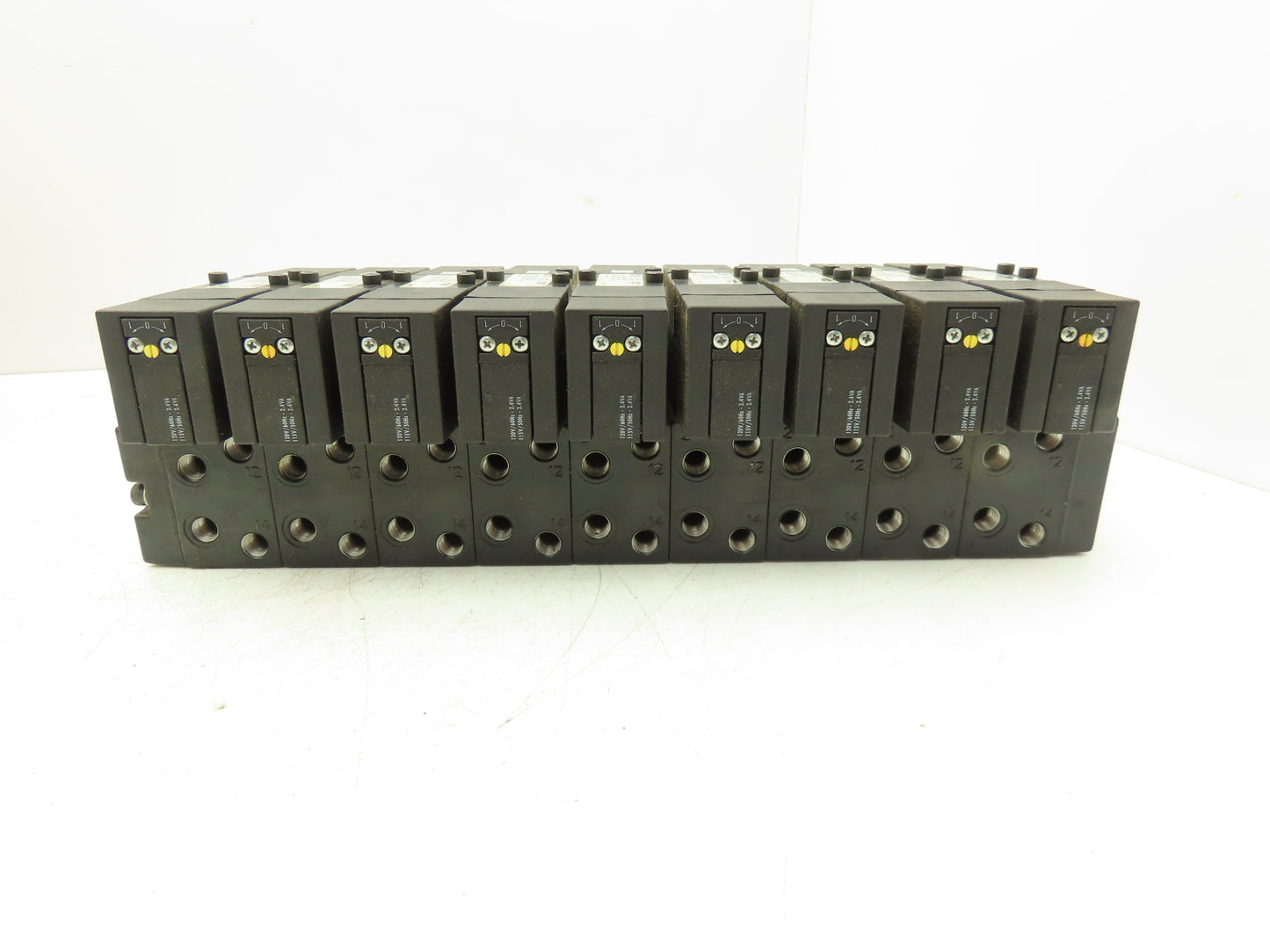 Parker F3251BCC53A Pneumatic Directional Solenoid Valve 9-Station Manifold 120V