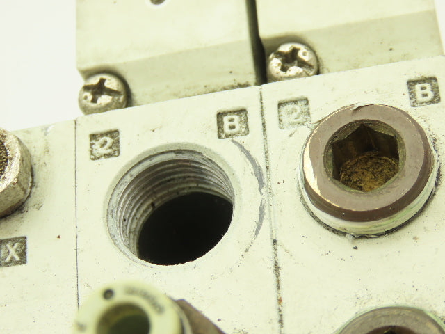 SMC VQ4301-5W Pneumatic Solenoid Valve 3-Station Manifold 24VDC  Lot of 2