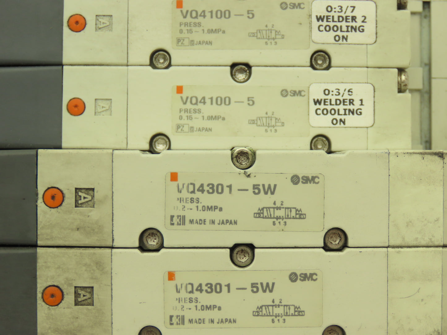 SMC VQ4301/4100-5W Pneumatic Solenoid Valve 4-Station Manifold VV5Q41-0802TFD0