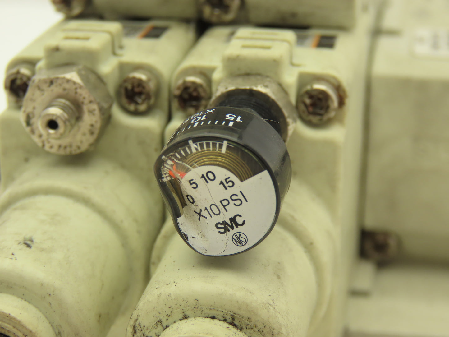 SMC VQ4301/4100-5W Pneumatic Solenoid Valve 4-Station Manifold VV5Q41-0802TFD0