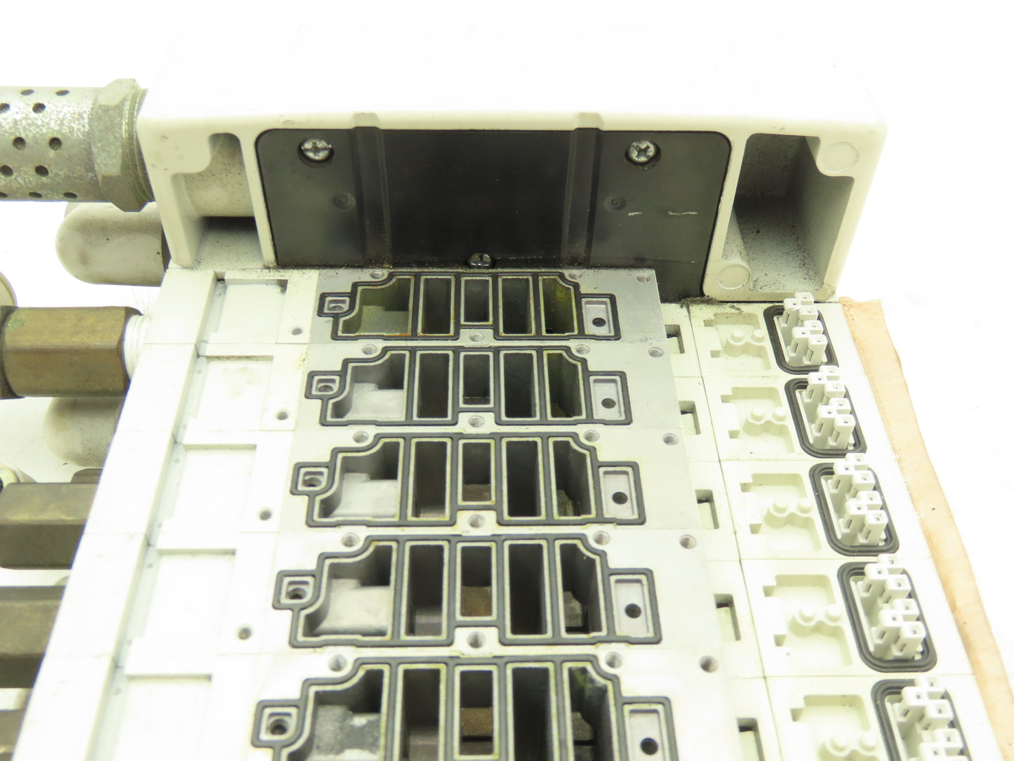 SMC VV5Q41-10 Pneumatic 10-Station Plug-In Solenoid Valve Manifold D-Sub VQ4000