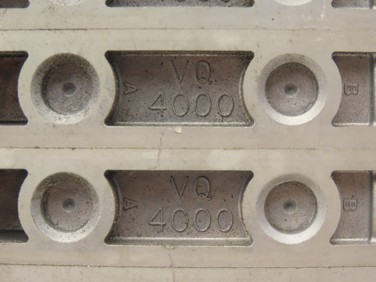 SMC VV5Q41-10 Pneumatic 10-Station Plug-In Solenoid Valve Manifold D-Sub VQ4000