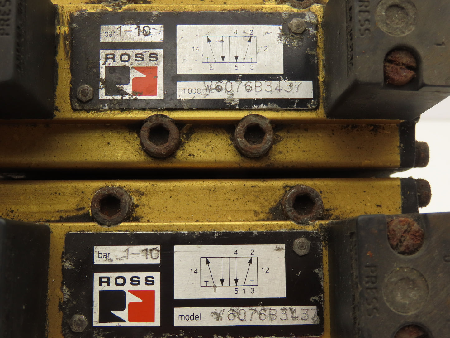 Ross W6076B3437 5/2 Pneumatic Solenoid Valve 2-Station Manifold 3/8"npt *No Coil