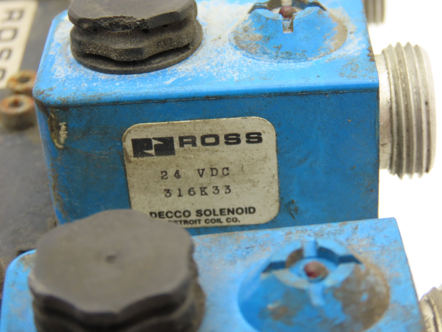 Ross W6077B3431/W6076B3437 Pneumatic Solenoid Valve 3-Station Manifold 24VDC