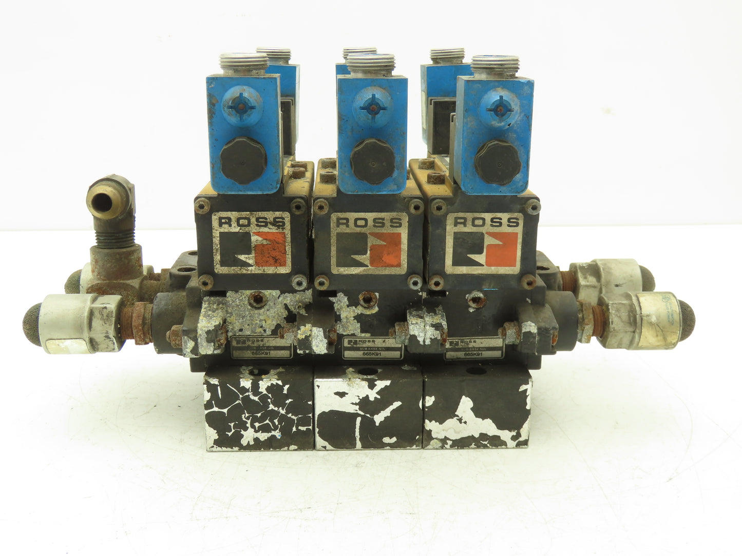 Ross W6077B3431/W6076B3437 Pneumatic Solenoid Valve 3-Station Manifold 24VDC