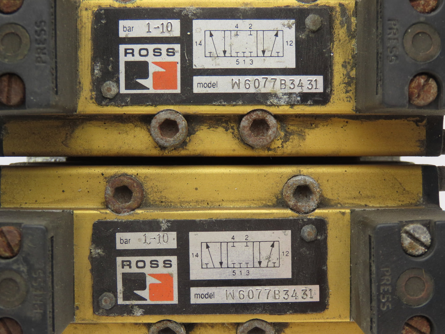 Ross W6077B3431/W6076B3437 Pneumatic Solenoid Valve 3-Station Manifold 24VDC