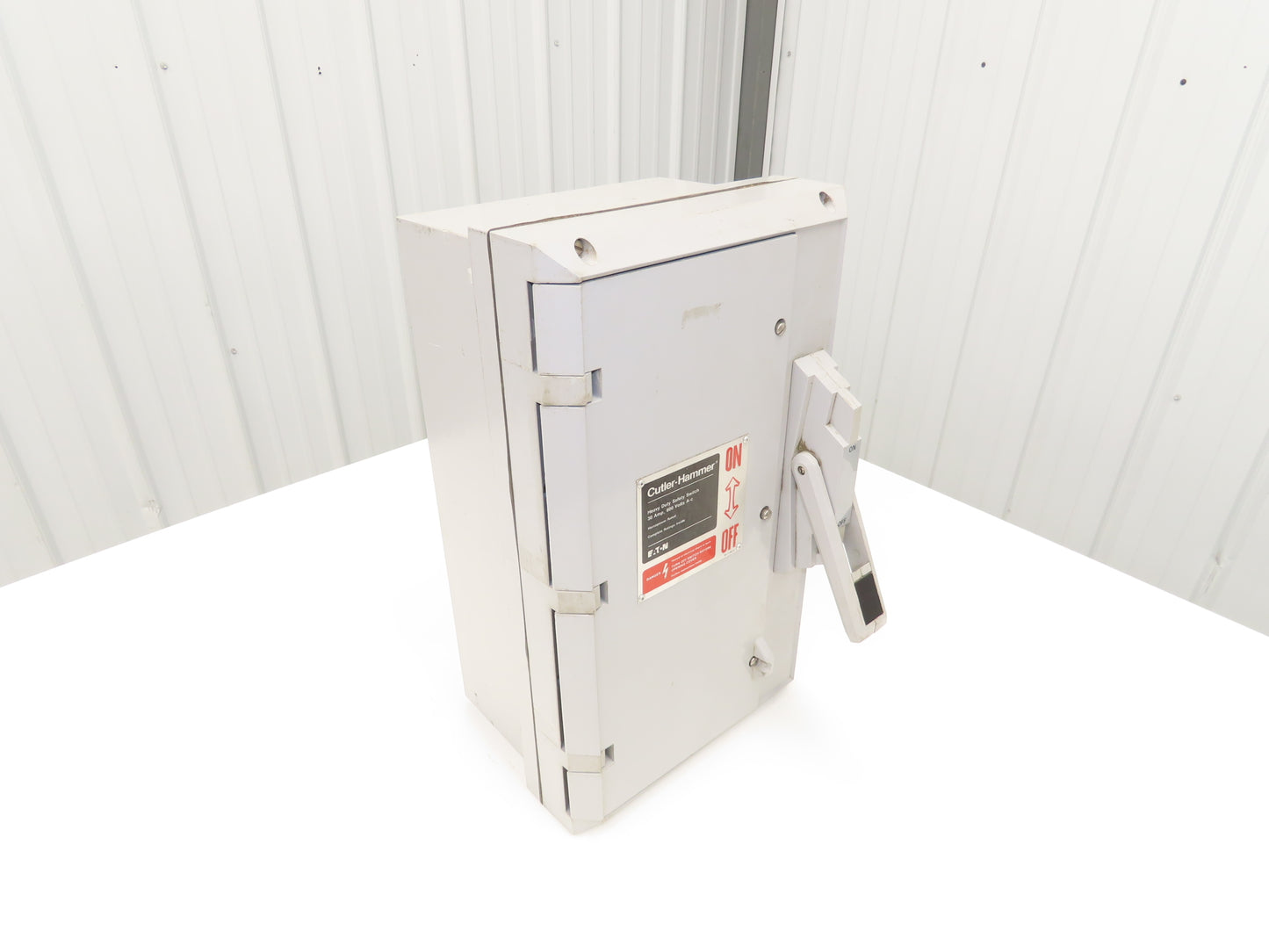 Eaton Cutler Hammer DH361FCK Fusible Disconnect Switch Non-Metallic 30A 600V 3P