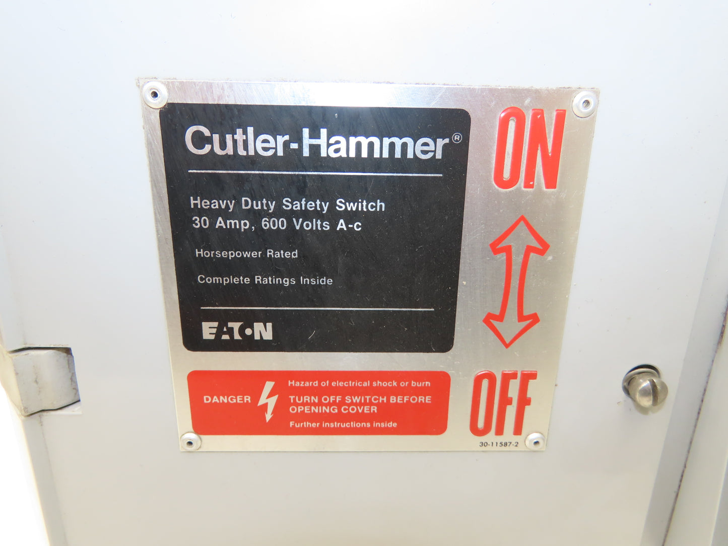 Eaton Cutler Hammer DH361FCK Fusible Disconnect Switch Non-Metallic 30A 600V 3P